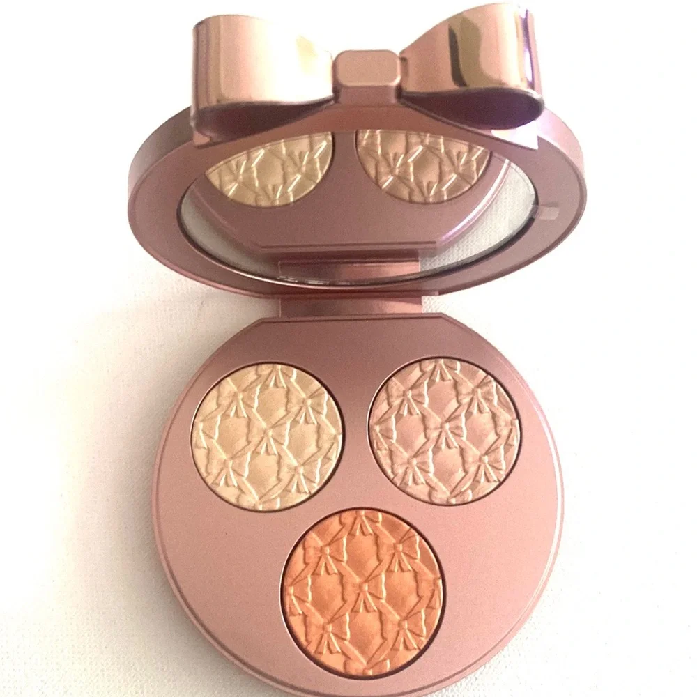 MAC 2022 Holiday Bubbles &‎ Bows Extra Dimension Face Compact: Best Sellers, NIB